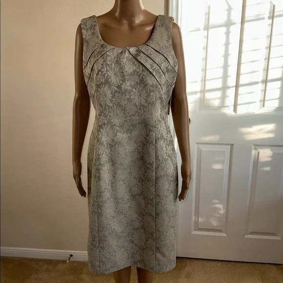 NWT Preston & York Cream and Gray Floral Dress Size 10 With a Coat Size 8. - Picture 6 of 16